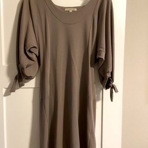 Shirt dress with tie sleeve detail in gray